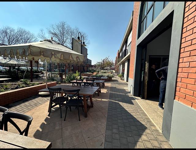 48M² OFFICE TO LET IN ROOIHUISKRAAL NORTH